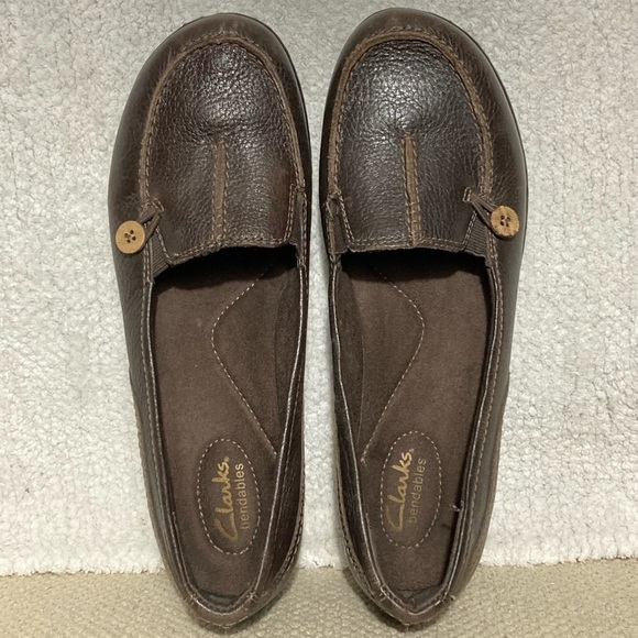 Clarks Women's Brown Leather w/Button Accent Slip On Casual Loafers Shoes SZ 10M - Picture 4 of 11